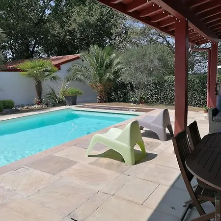 Semesterbostad Maison Au Pays Basque Avec Piscine Chauffee