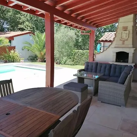 Semesterbostad Maison Au Pays Basque Avec Piscine Chauffee