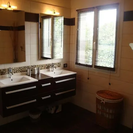 Semesterbostad Maison Au Pays Basque Avec Piscine Chauffee *